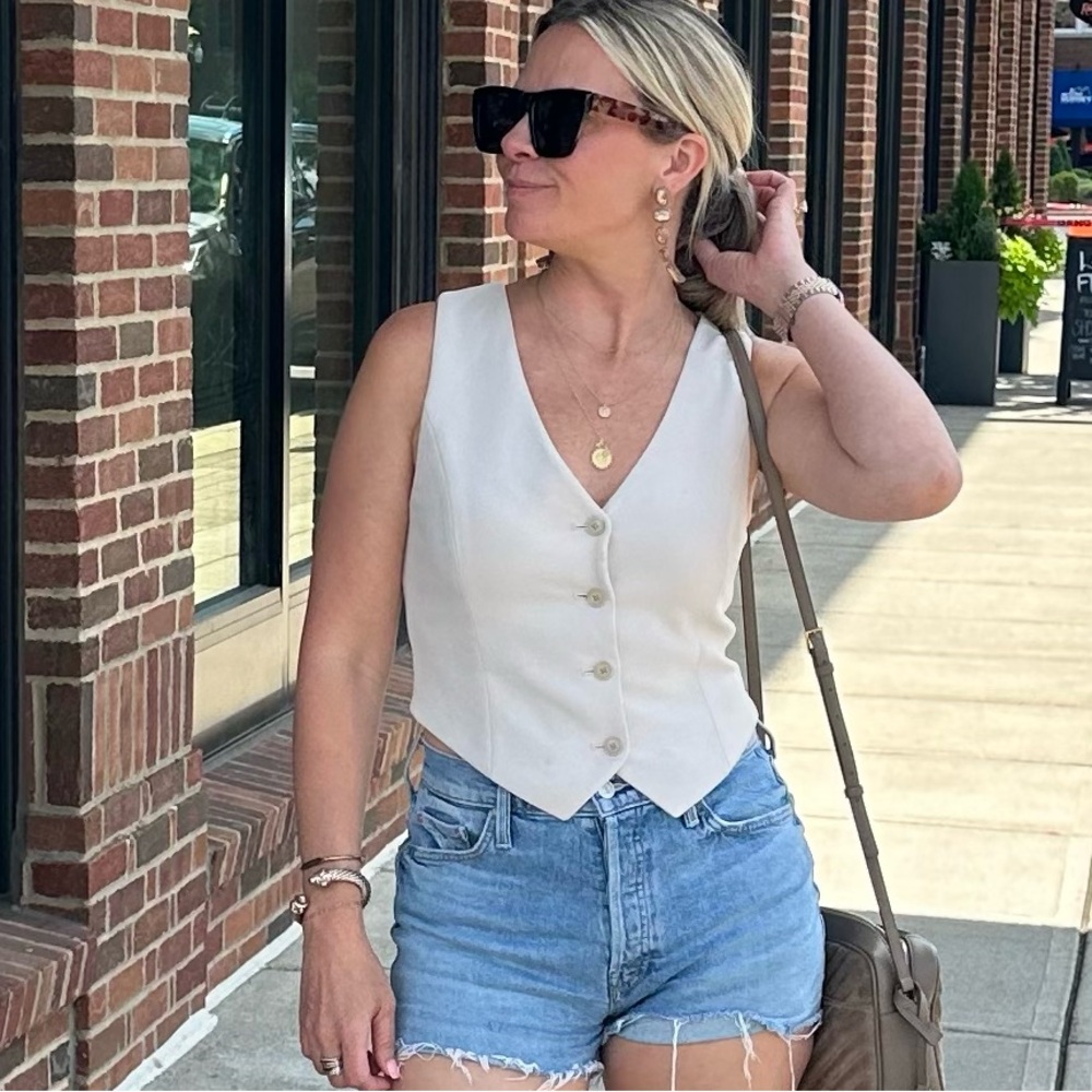 Aritzia vest